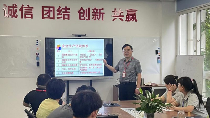 成人教育自考与成考：两种途径的优劣势解析