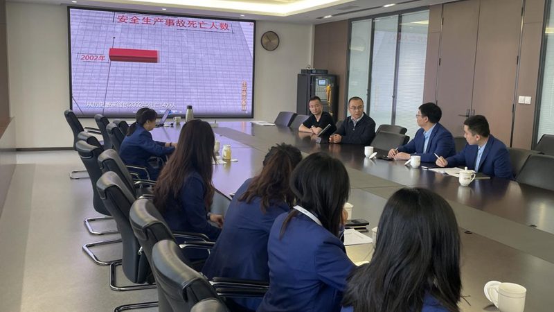叉车证复审，换证还是续证？揭秘流程与注意事项